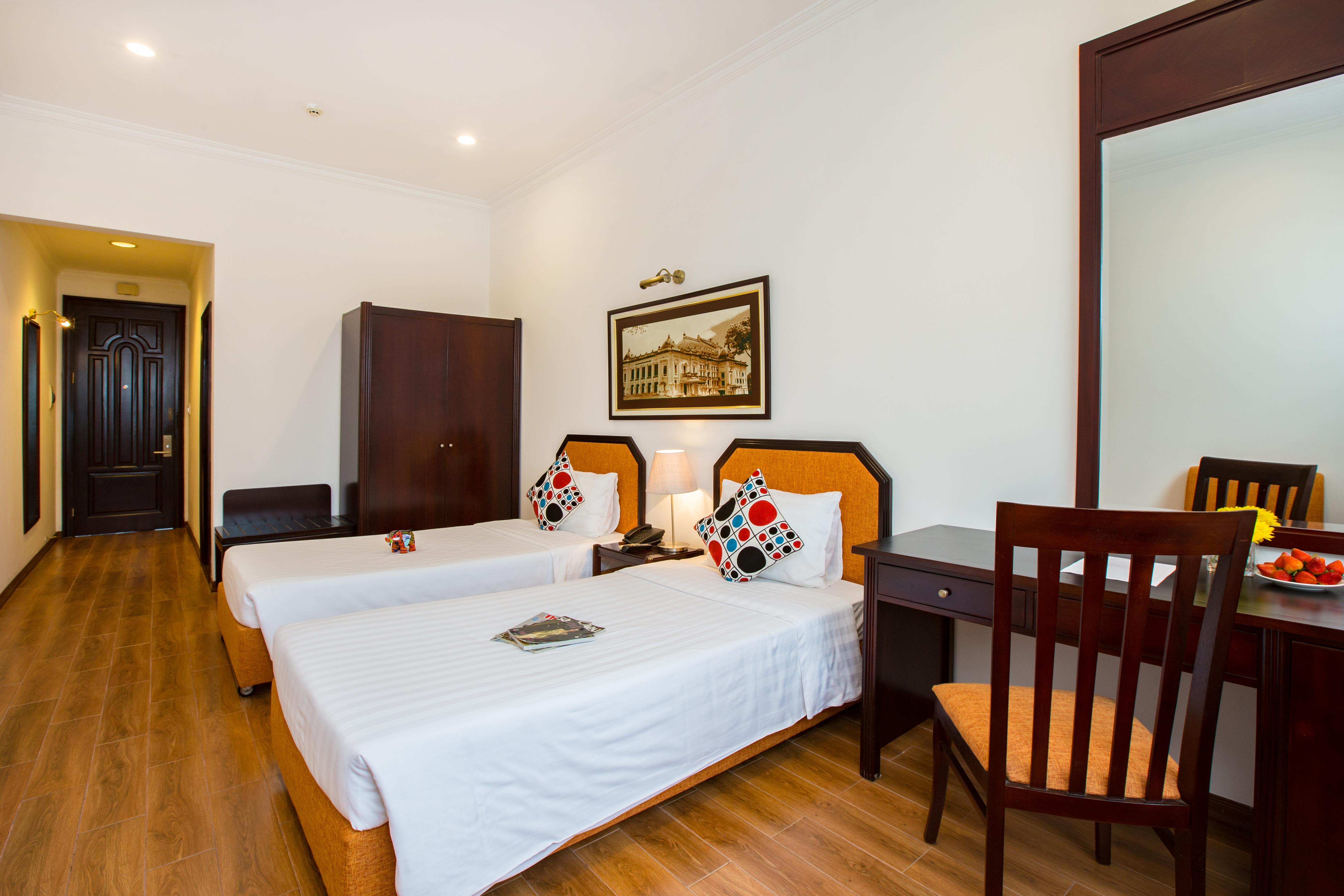 Thang Long Espana Hotel — Foto’s 2